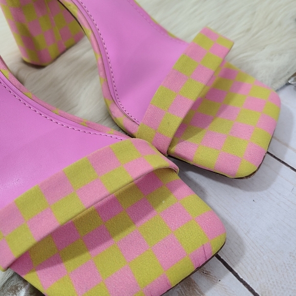 Gianni Bini Maileigh Checkered Satin Ankle Strap Block Heels green pink size 8.5 - Picture 5 of 7